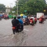 Hujan Deras Picu Banjir di Jakarta, 57 RT dan 39 Ruas Jalan Tergenang